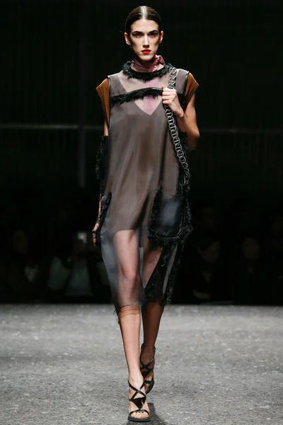 Look 4